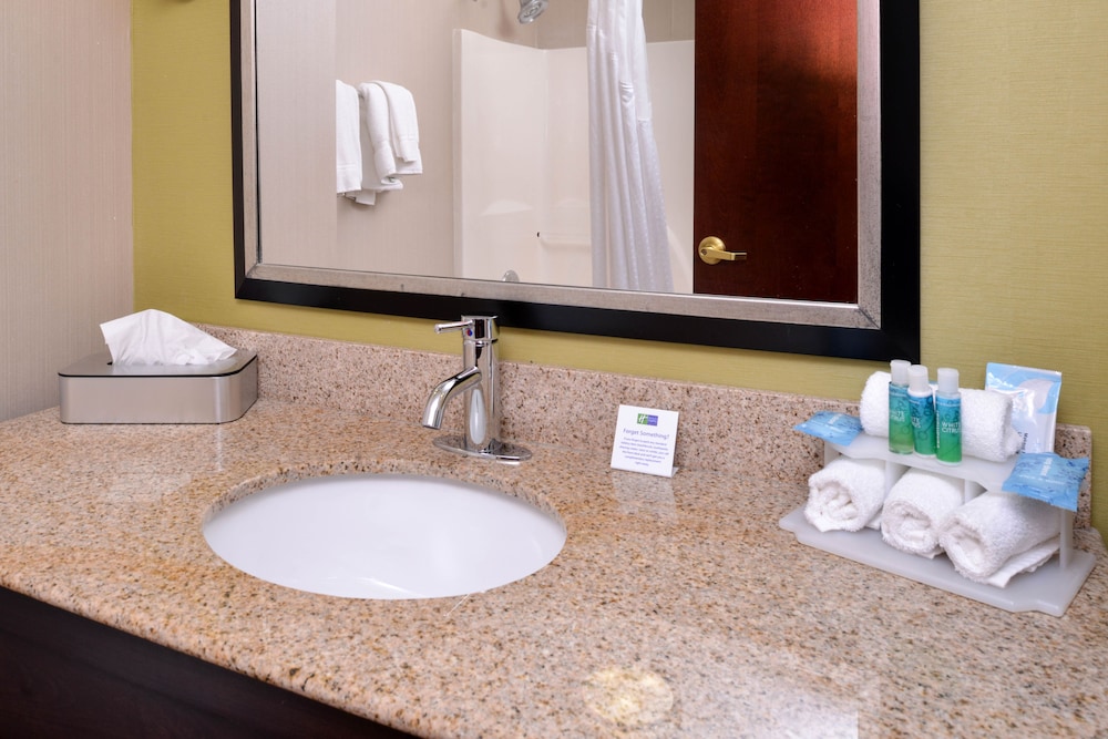 holiday inn express and suites north lima by ihg