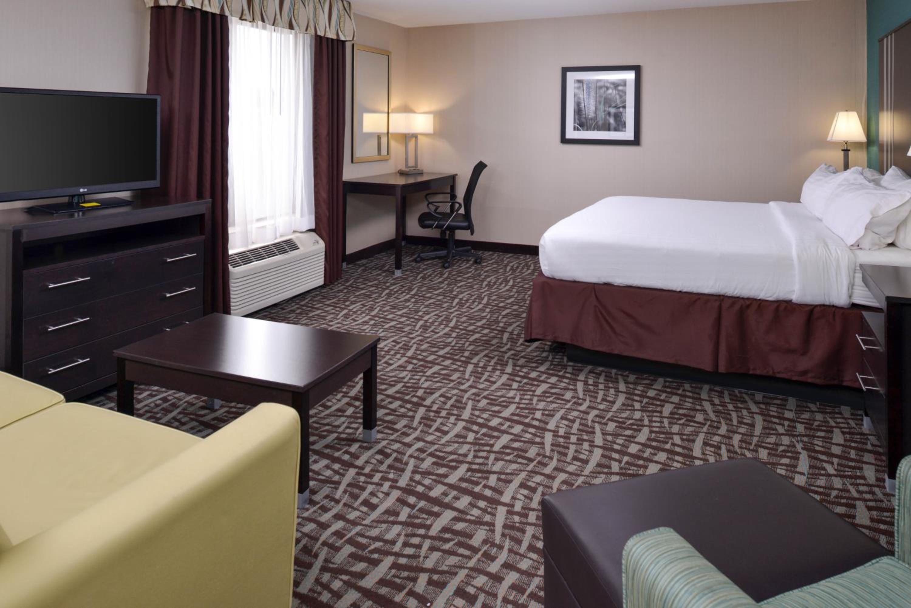 holiday inn express and suites north lima by ihg