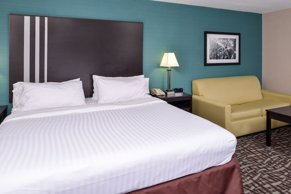 holiday inn express and suites north lima by ihg