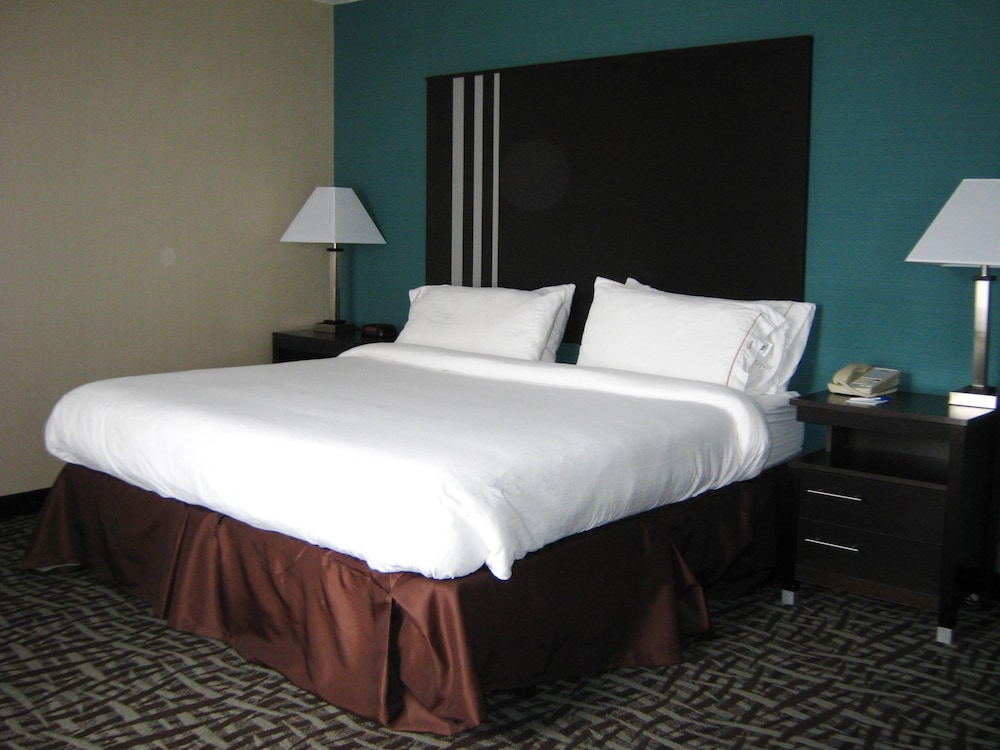 holiday inn express and suites north lima by ihg
