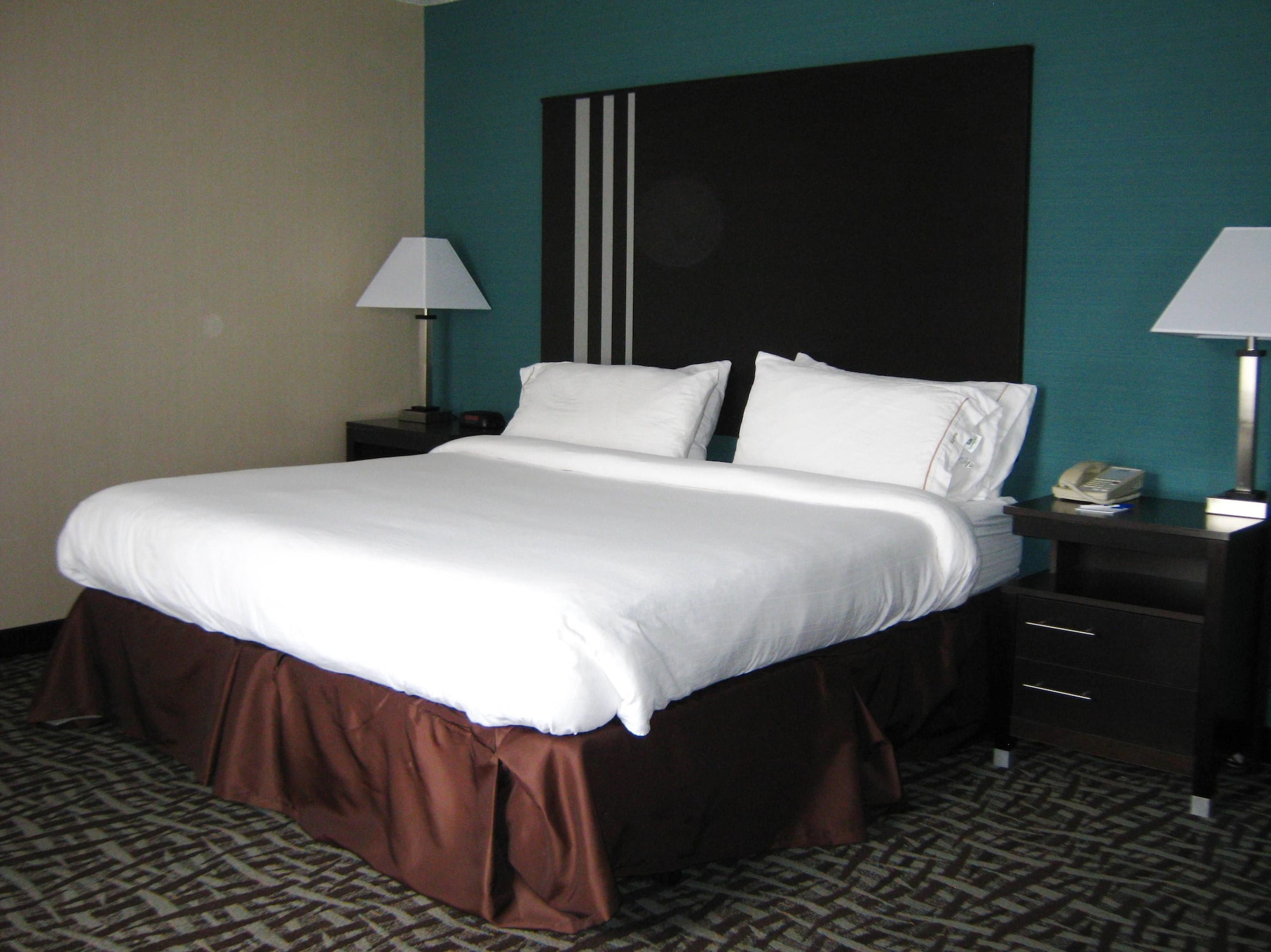 holiday inn express and suites north lima by ihg