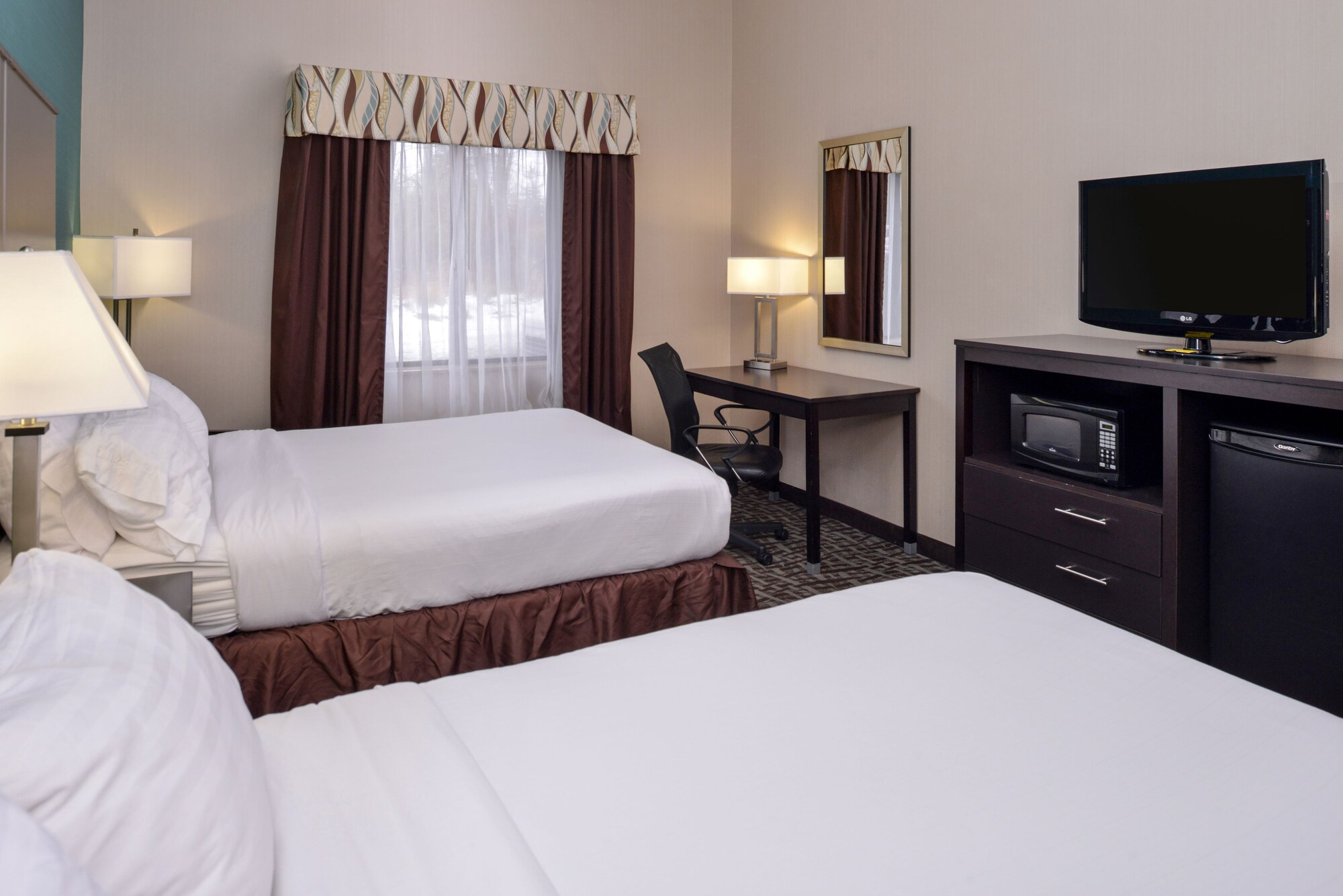 holiday inn express and suites north lima by ihg