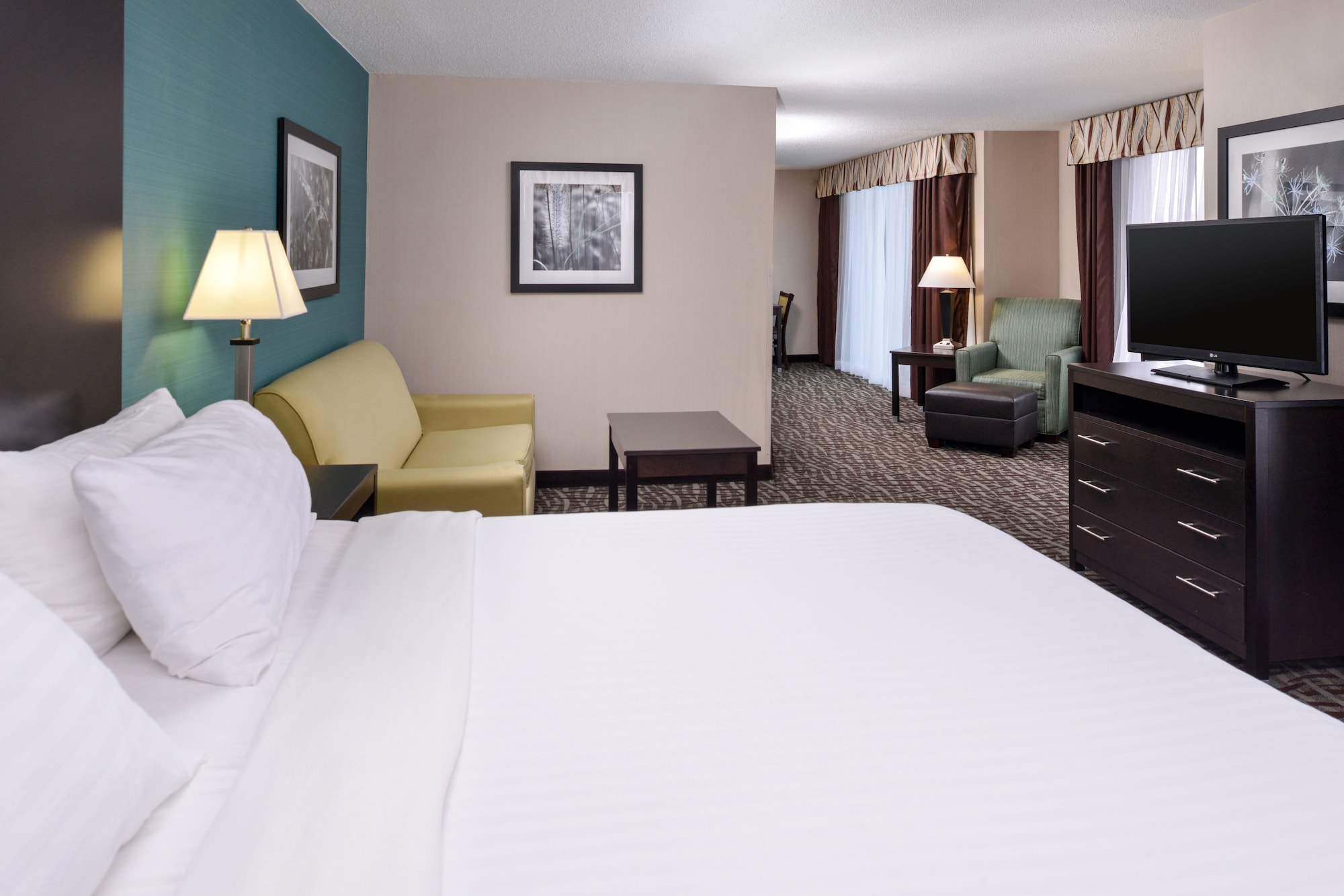 holiday inn express and suites north lima by ihg