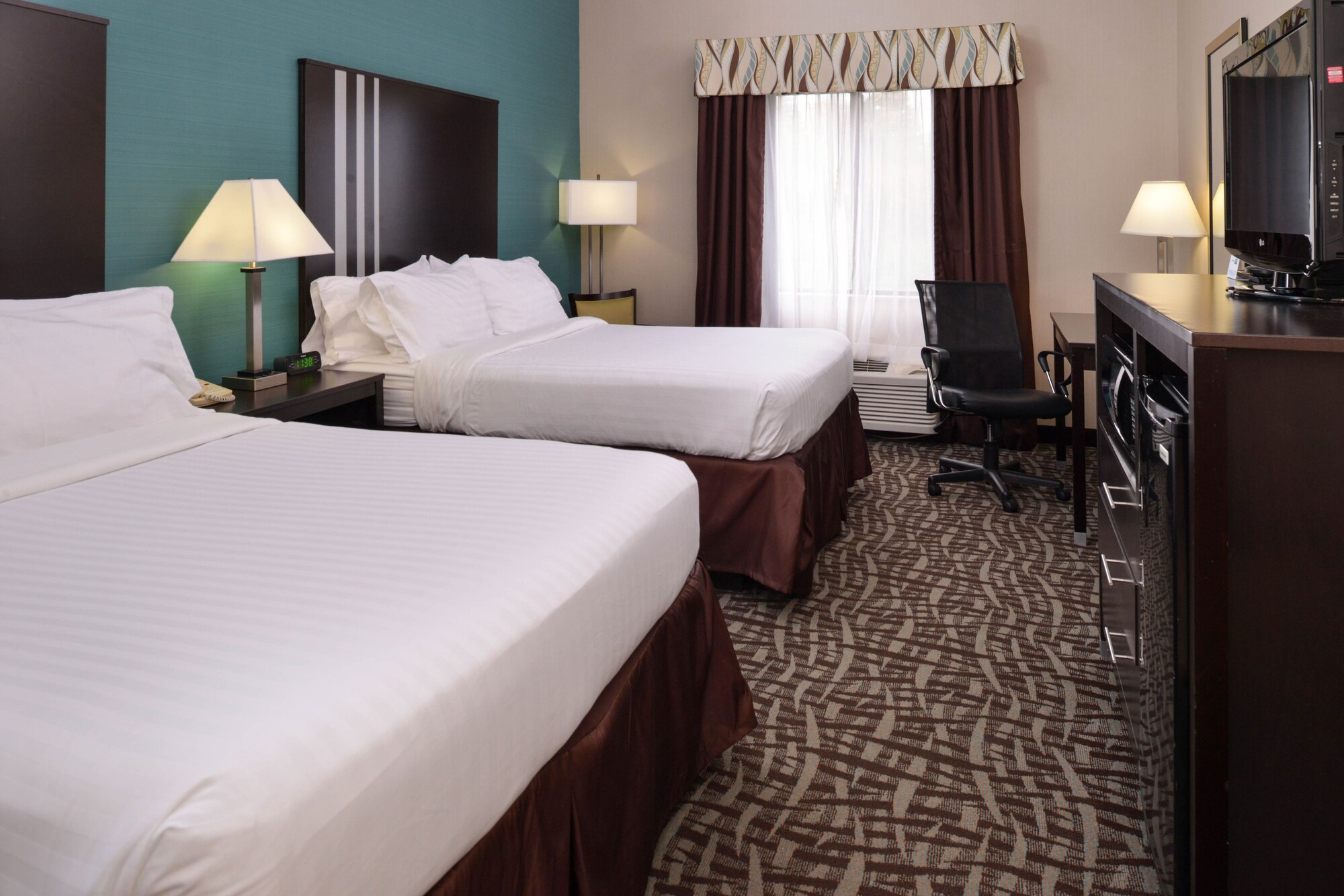 holiday inn express and suites north lima by ihg