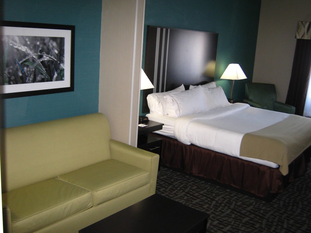 holiday inn express and suites north lima by ihg