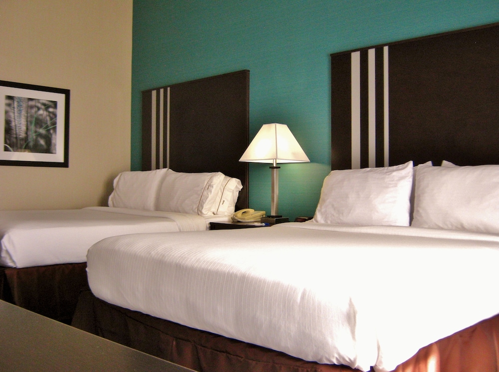 holiday inn express and suites north lima by ihg