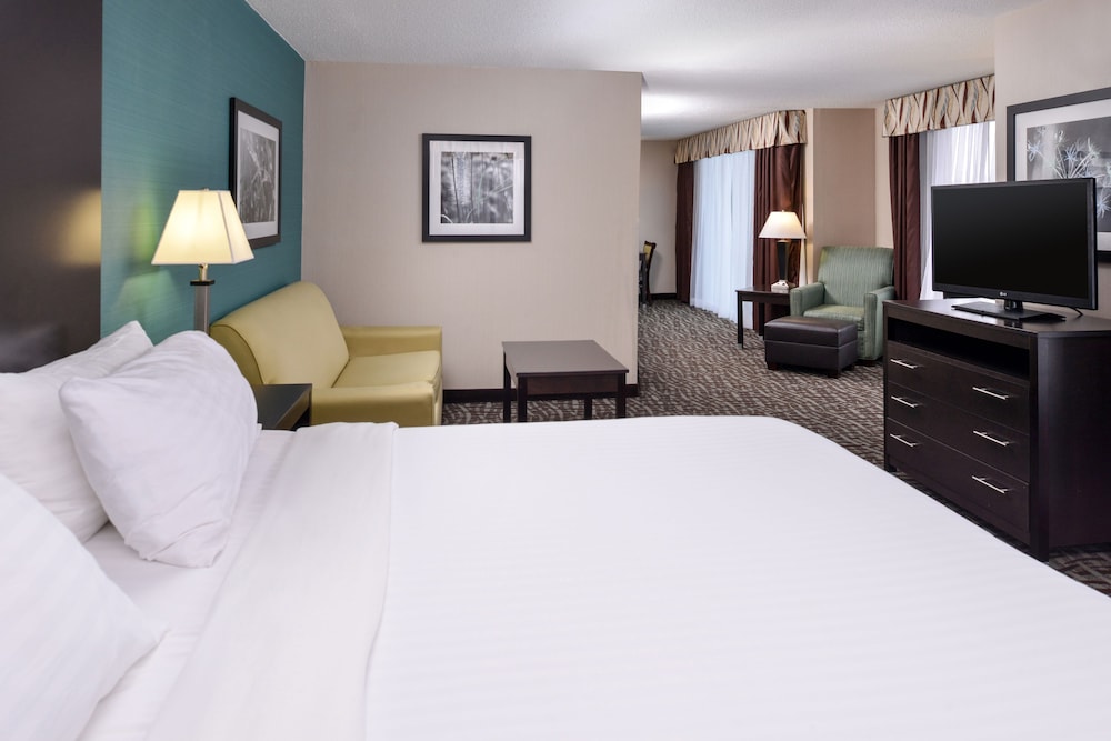 holiday inn express and suites north lima by ihg
