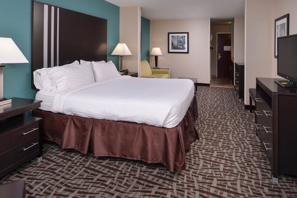 holiday inn express and suites north lima by ihg
