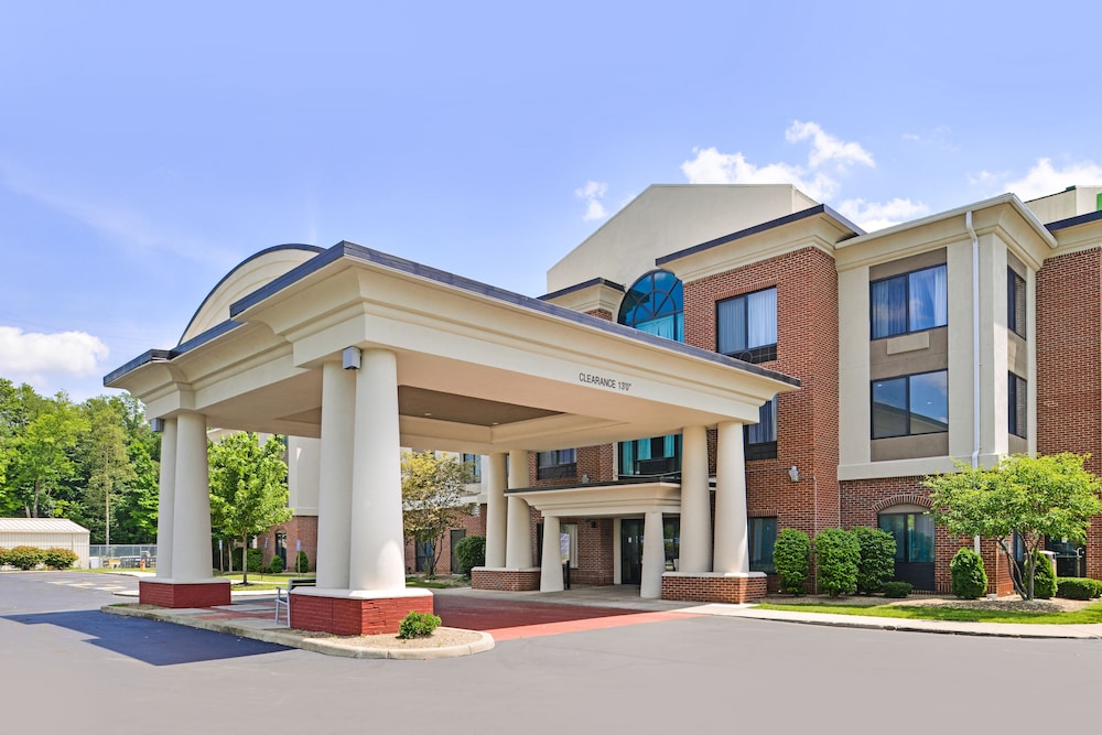 holiday inn express and suites north lima by ihg