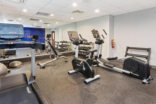holiday inn express and suites north lima by ihg