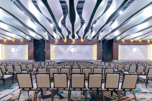 doubletree by hilton cedar rapids convention complex