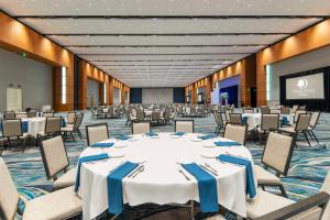 doubletree by hilton cedar rapids convention complex