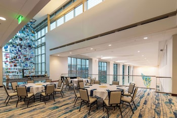 Doubletree By Hilton Cedar Rapids Convention Complex,Cedar Rapids - Iowa City>>Cedar Rapids,4 star