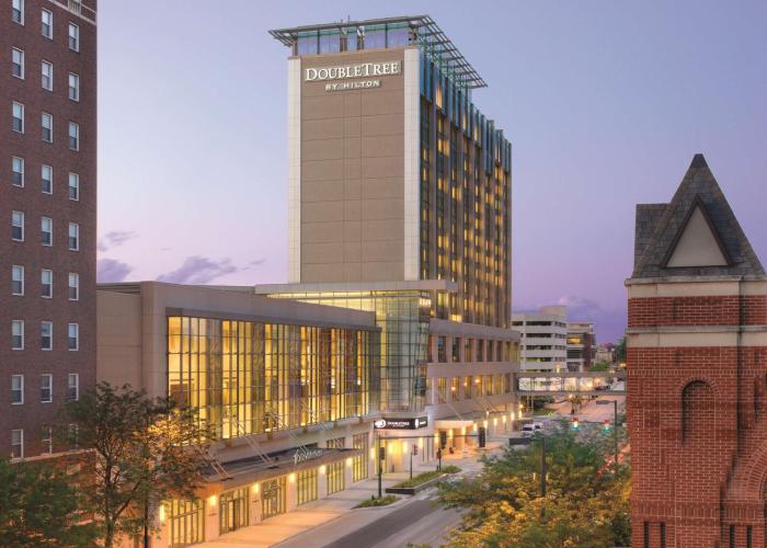 doubletree by hilton cedar rapids convention complex