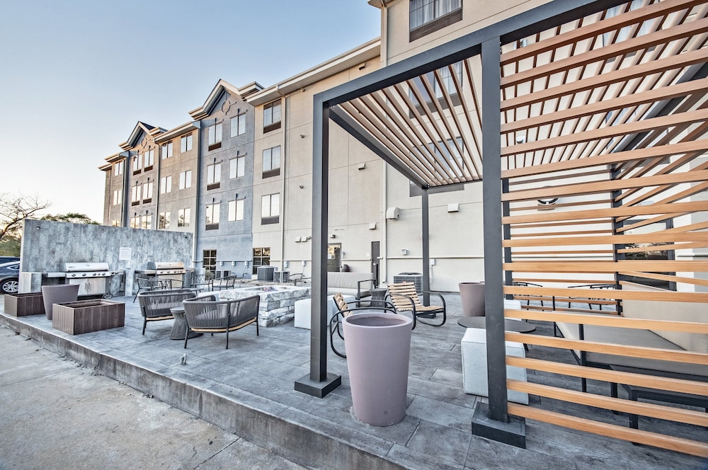 staybridge suites cedar rapids north by ihg