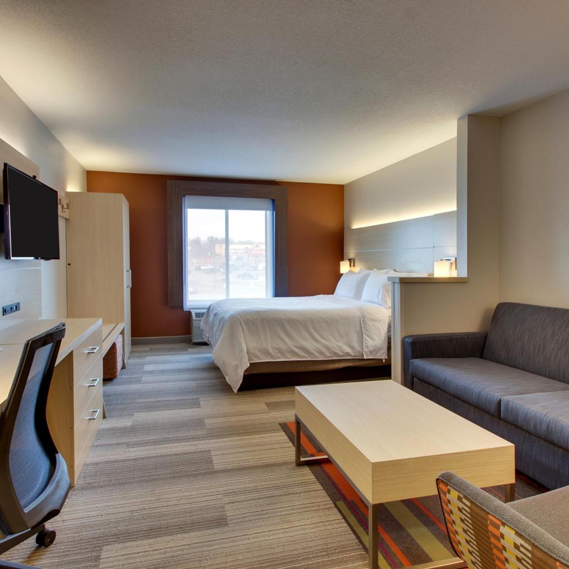 holiday inn express and suites cedar rapids i 380