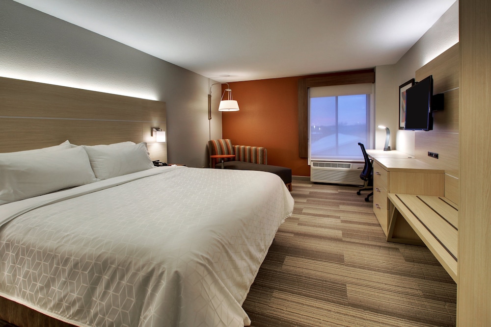 holiday inn express and suites cedar rapids i 380