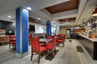 holiday inn express and suites cedar rapids i 380