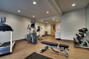holiday inn express and suites cedar rapids i 380