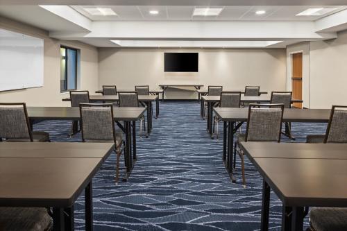la quinta inn and suites by wyndham cedar rapids