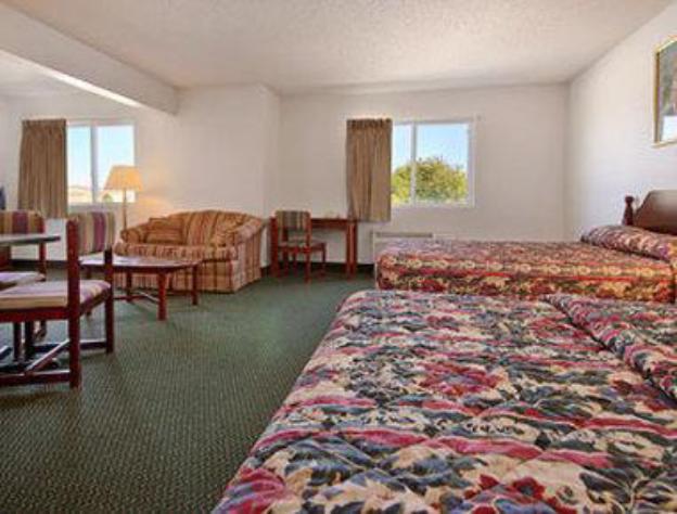 super 8 by wyndham neosho