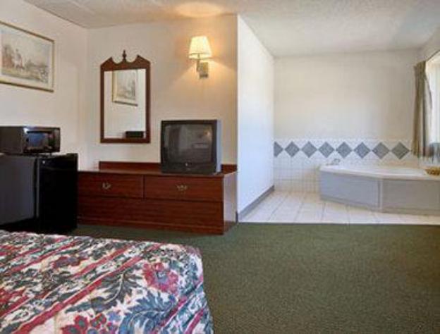 super 8 by wyndham neosho