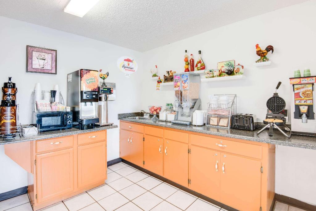 super 8 by wyndham neosho