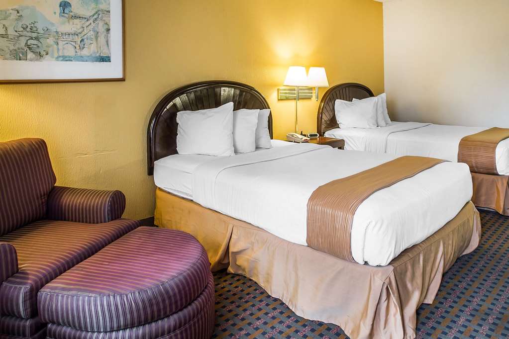 rodeway inn and suites