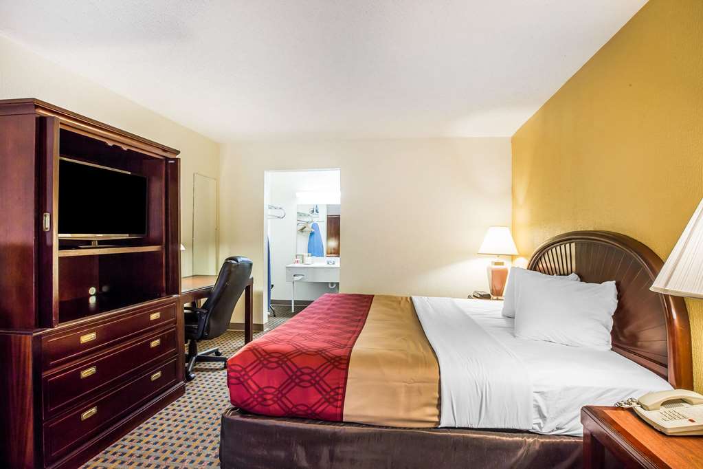 rodeway inn and suites