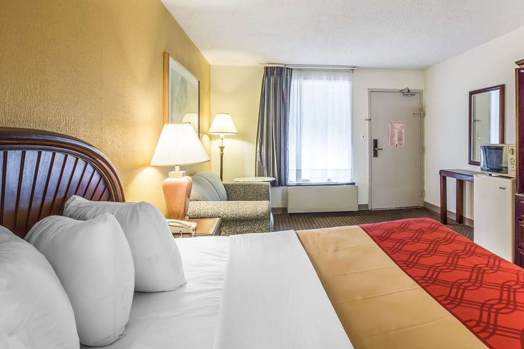 rodeway inn and suites