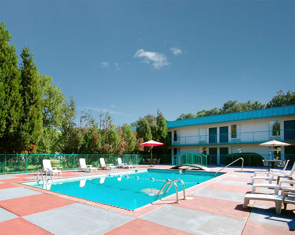 rodeway inn and suites
