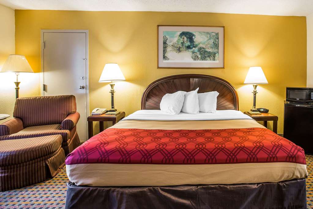 rodeway inn and suites