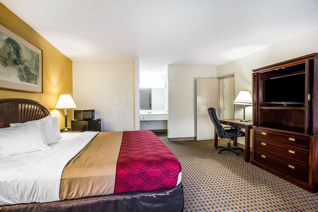 rodeway inn and suites