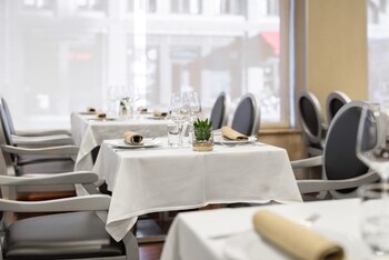 Crisol Riosol,Near City Hall,3 star