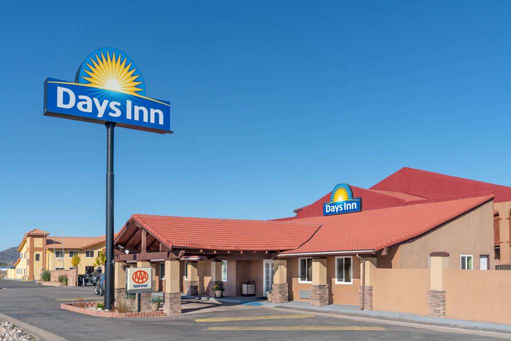 days inn by wyndham grants