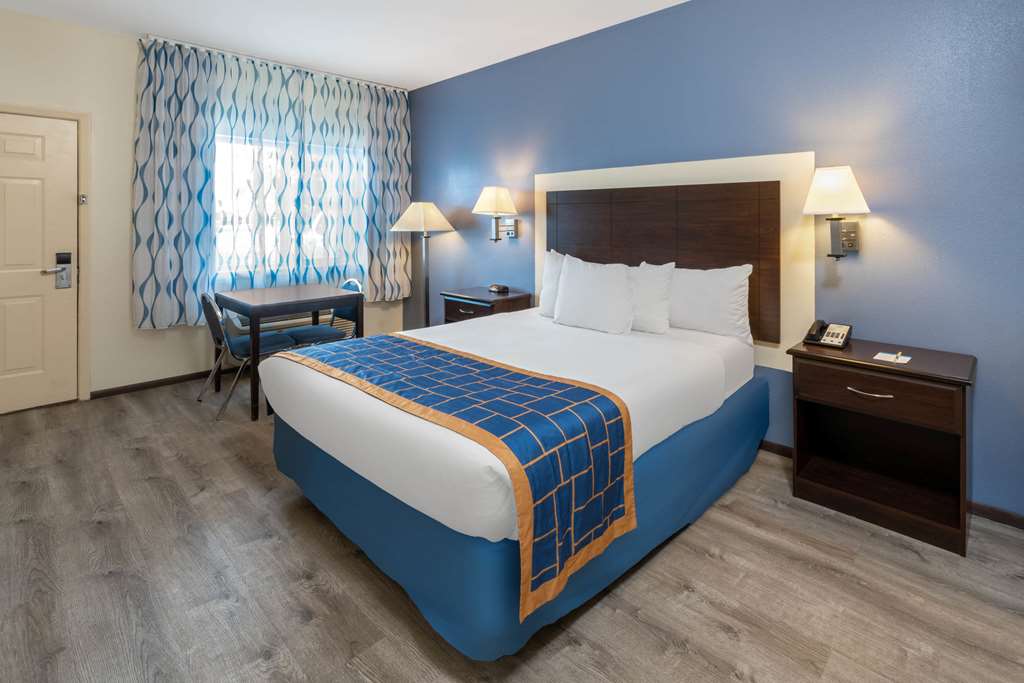 days inn by wyndham grants