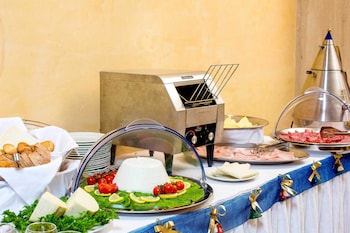 Grand Hotel Duca D'este,Near Terme Di Roma,4 star