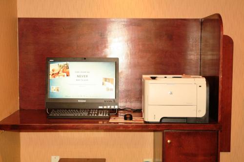 hampton inn by hilton petersburg ft gregg adams