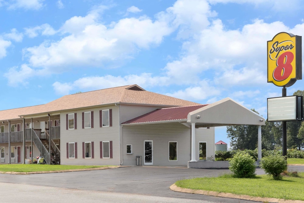 Super 8 By Wyndham Whiteville,Jackson>>Bolivar,2 star