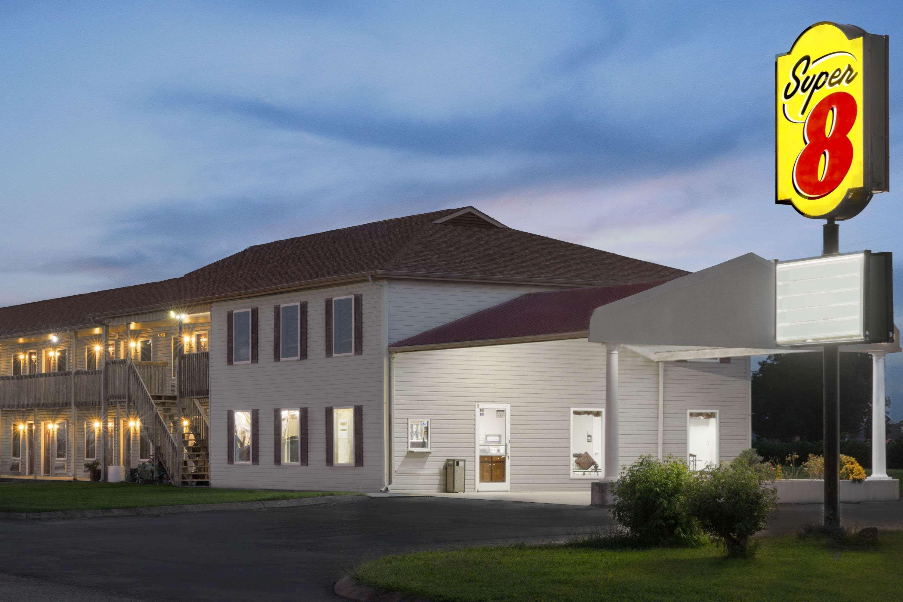 Super 8 By Wyndham Whiteville,Jackson>>Bolivar,2 star