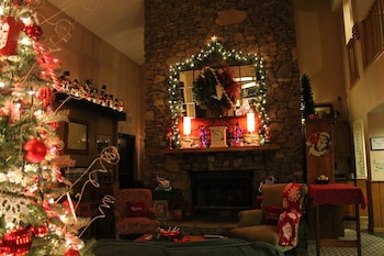 Americourt Hotel,Tennessee>>Mountain City,3 star