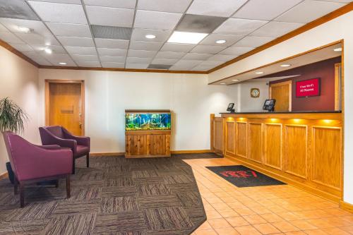 Red Roof Inn Ashtabula - Austinburg,Near Maple Ridge Golf Course,2 star