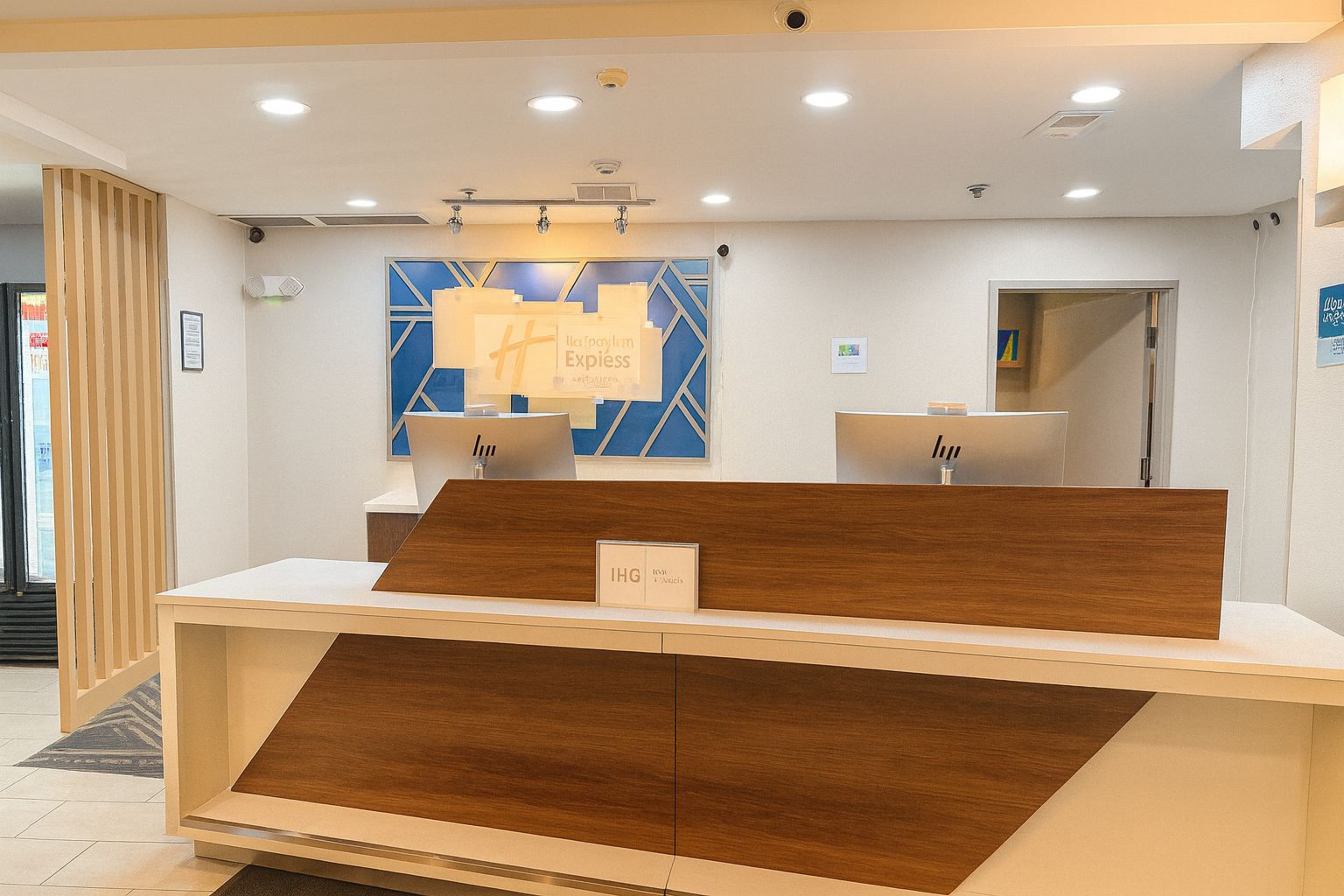holiday inn express and suites alliance by ihg