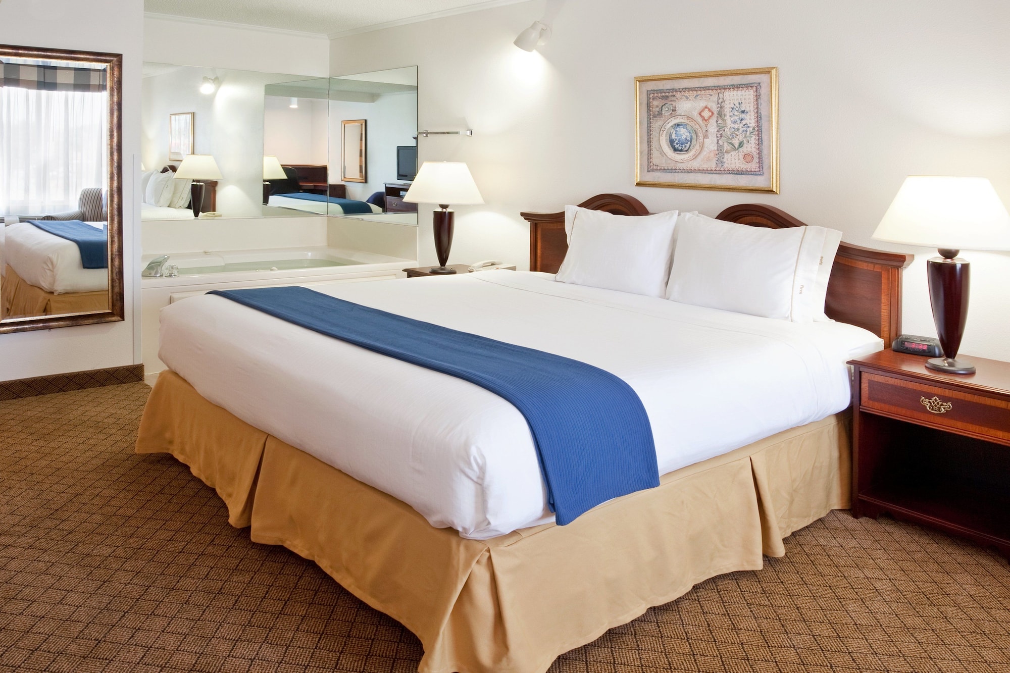 holiday inn express and suites alliance by ihg