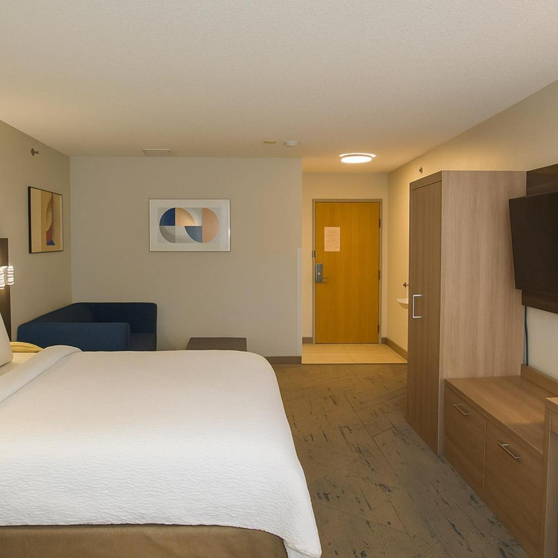 holiday inn express and suites alliance by ihg