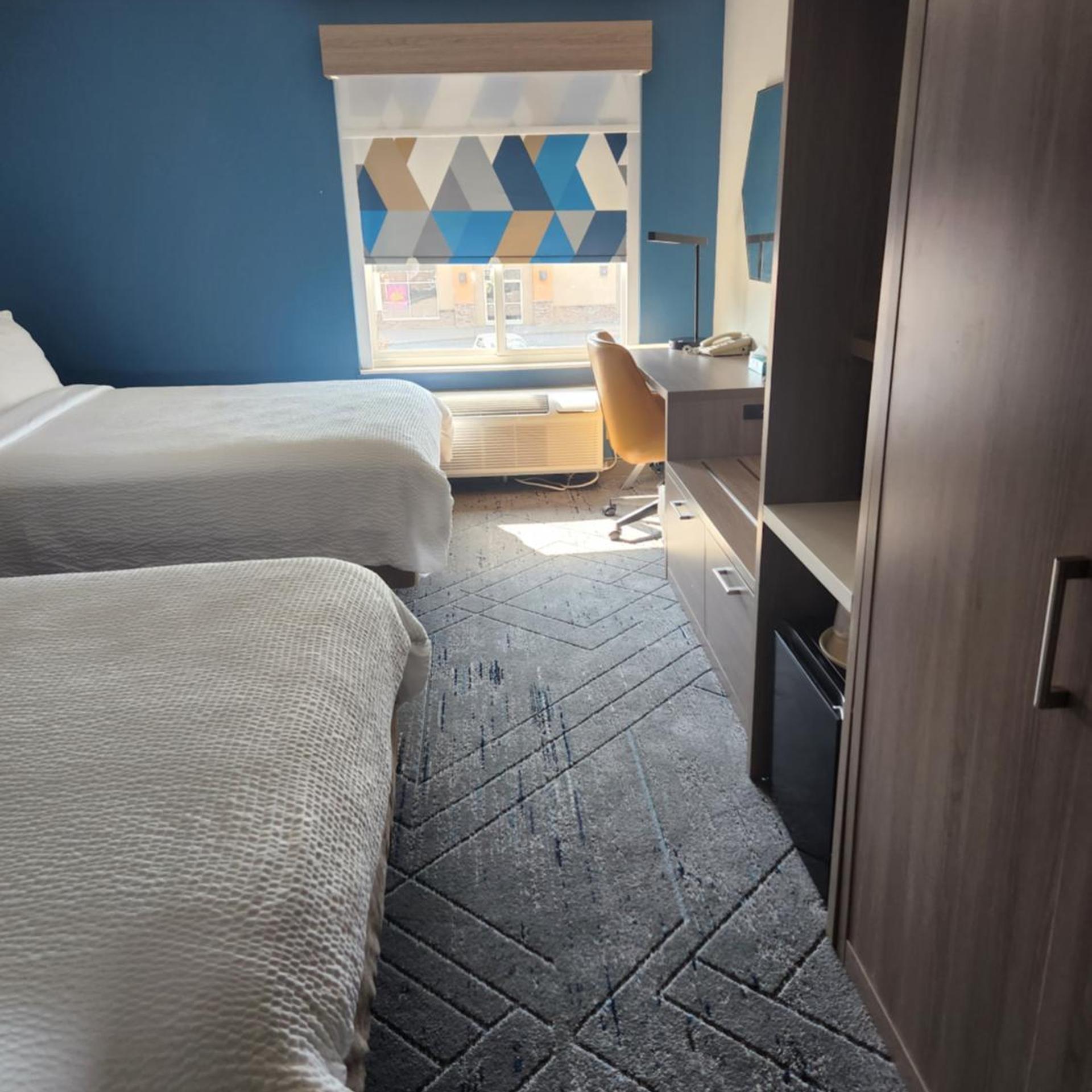holiday inn express and suites alliance by ihg
