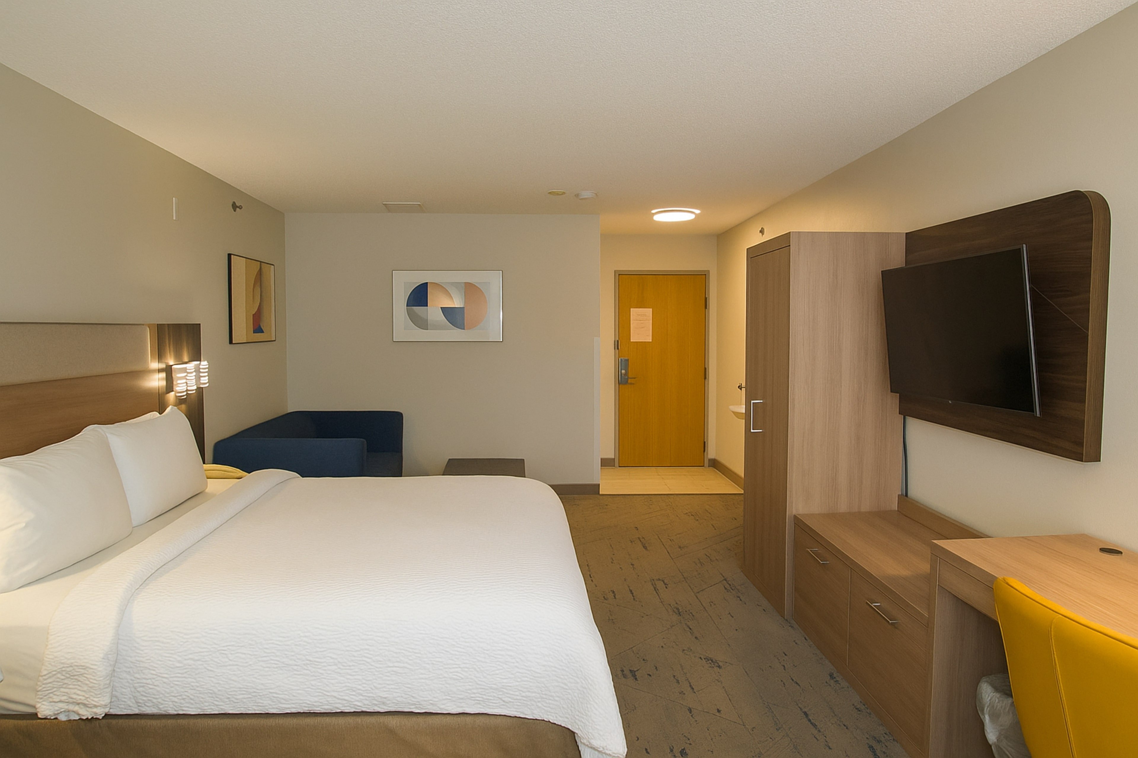 holiday inn express and suites alliance by ihg