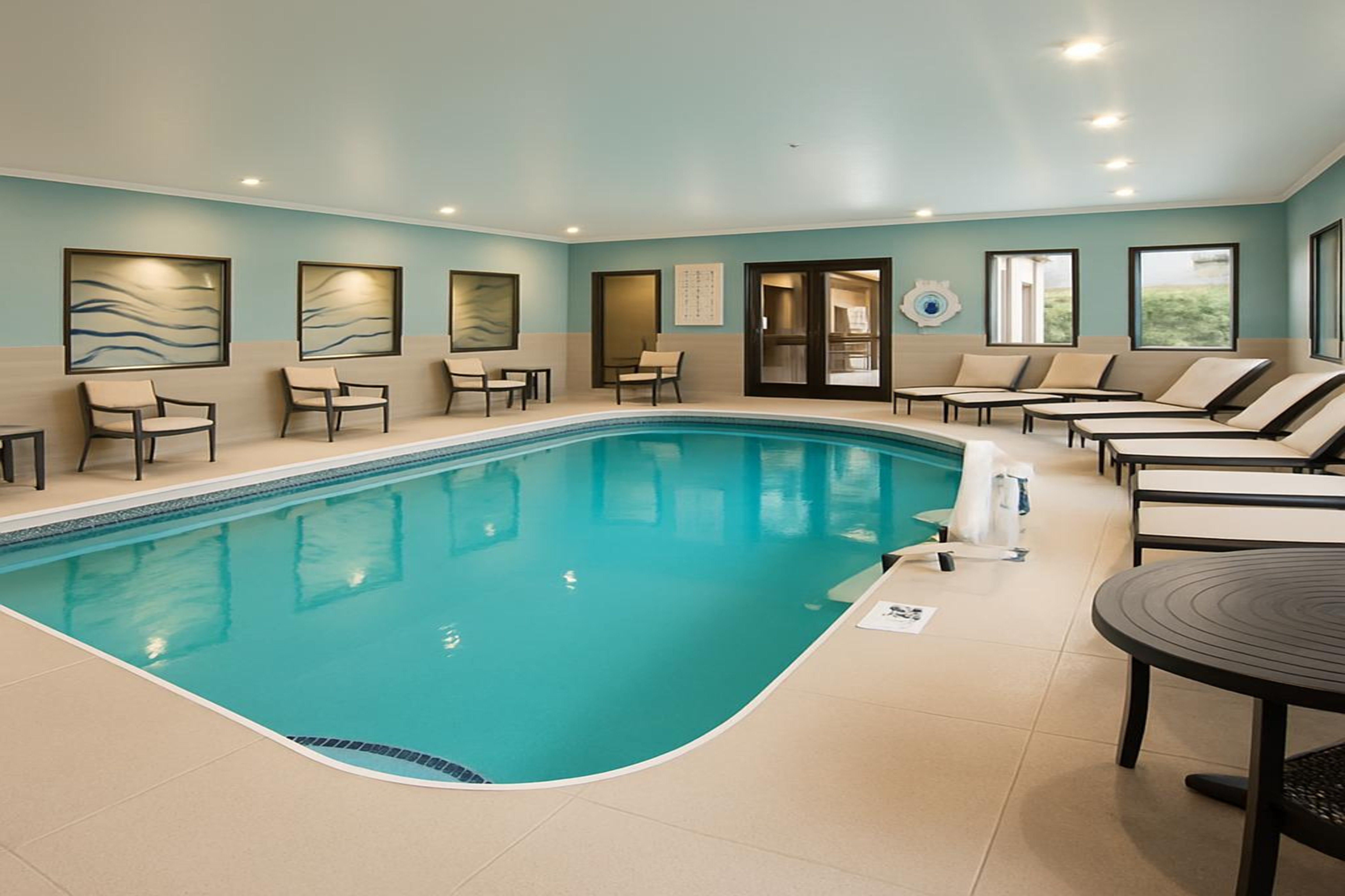 holiday inn express and suites alliance by ihg