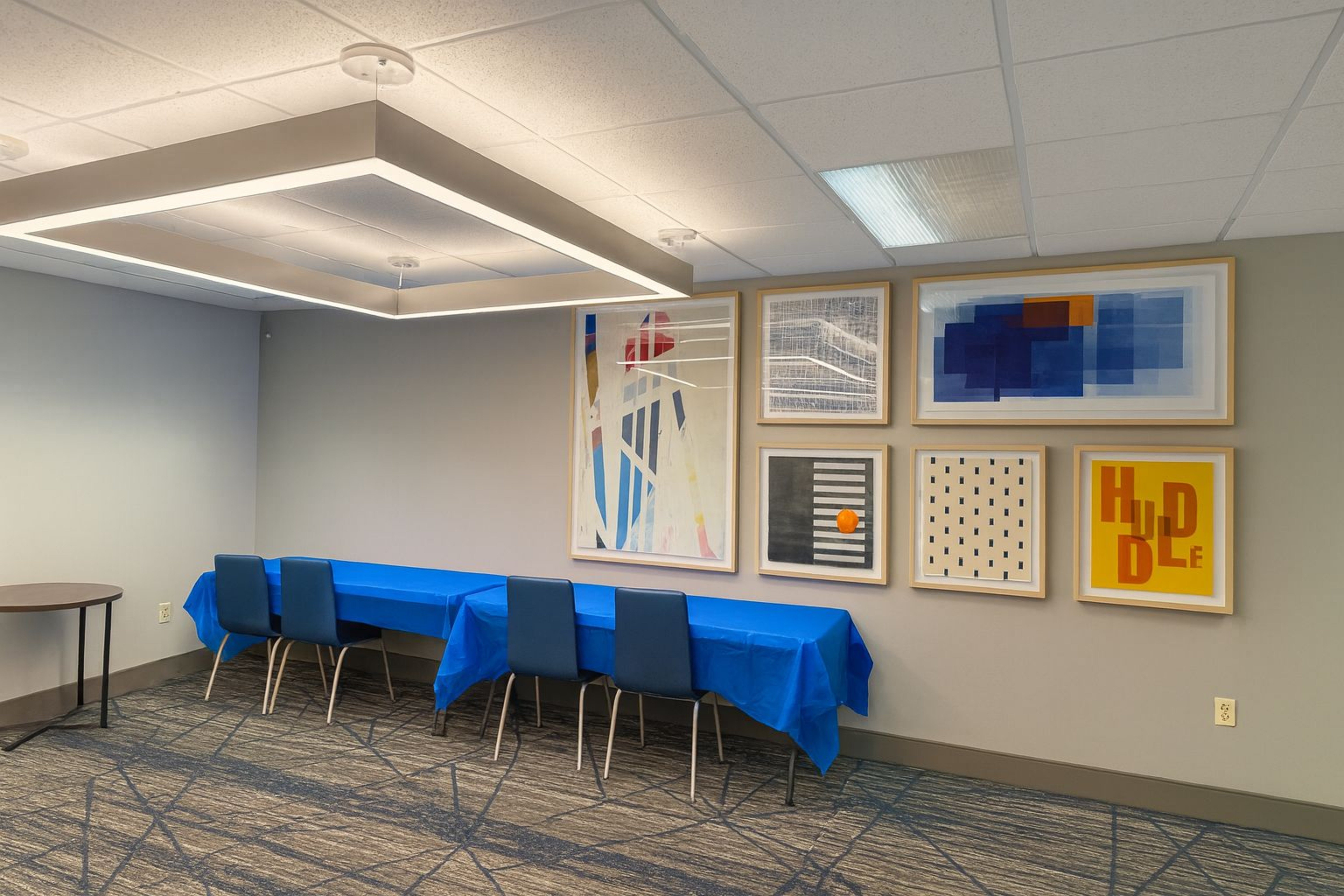 holiday inn express and suites alliance by ihg