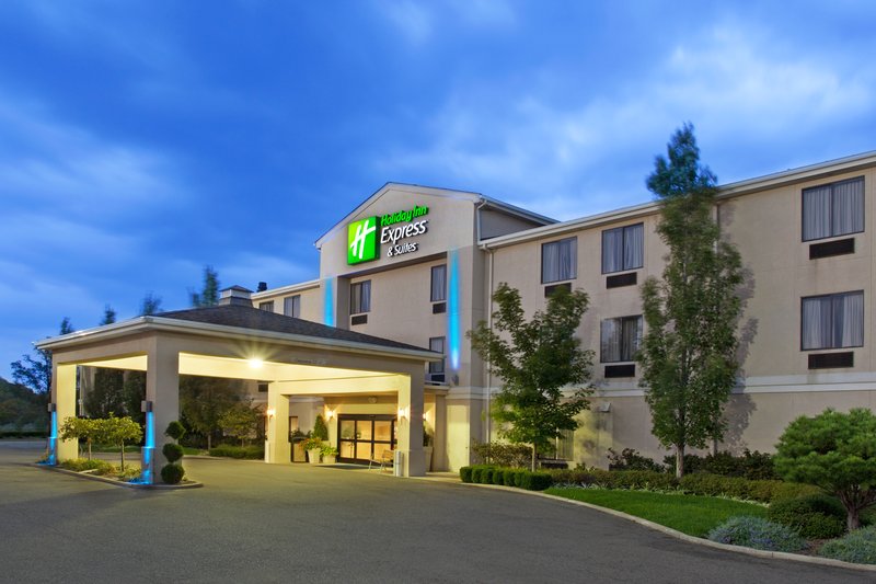 Holiday Inn Express & Suites Alliance, An Ihg Hotel